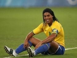 Ангольский клуб планирует заполучить Роналдиньо