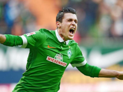 Юнузович продлил контракт с Вердером