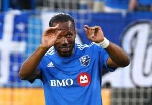 Дидье Дрогба забил два гола пяткой за одну минуту